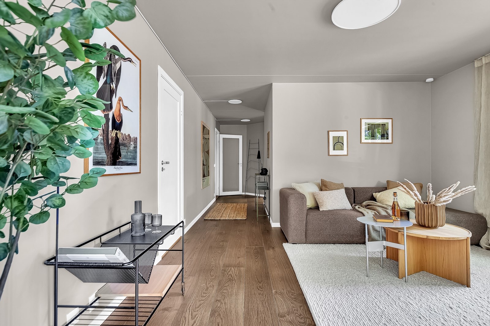 Nytt gulv Let`s dance fra Golvabia lagt i hele leiligheten Galleribilde