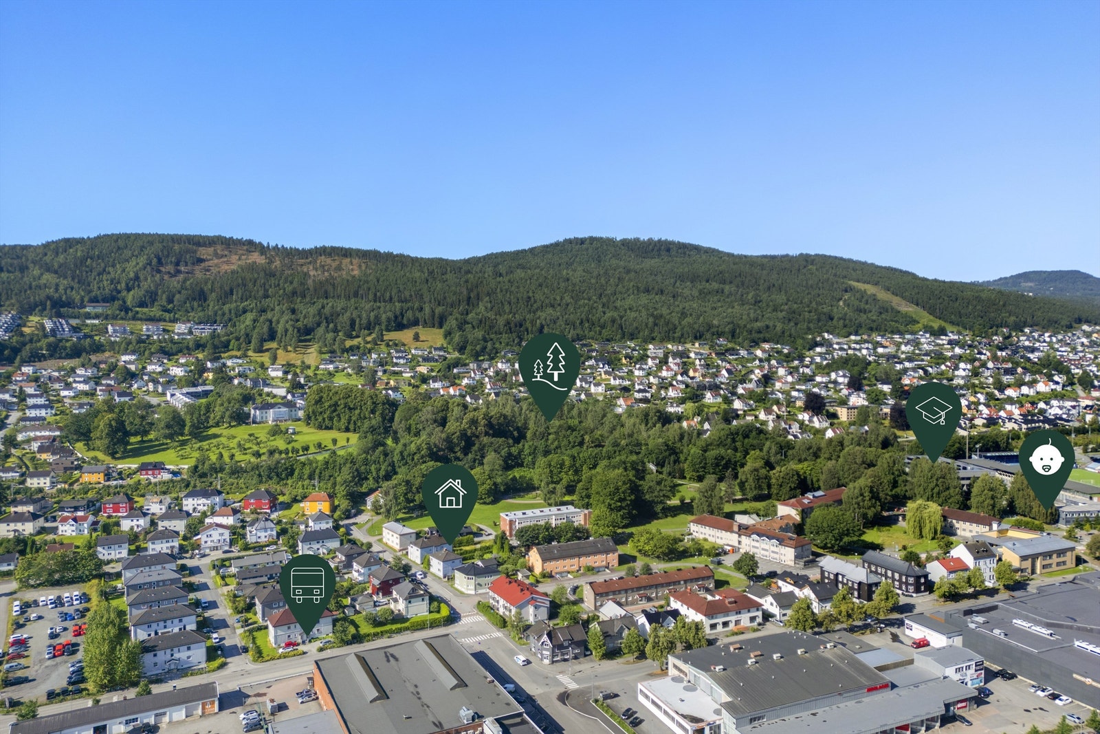 Gode bussforbindelser med hyppige avganger til Drammen sentrum, det er kort gangavstand til bussholdeplass(Folkestads gate) Galleribilde
