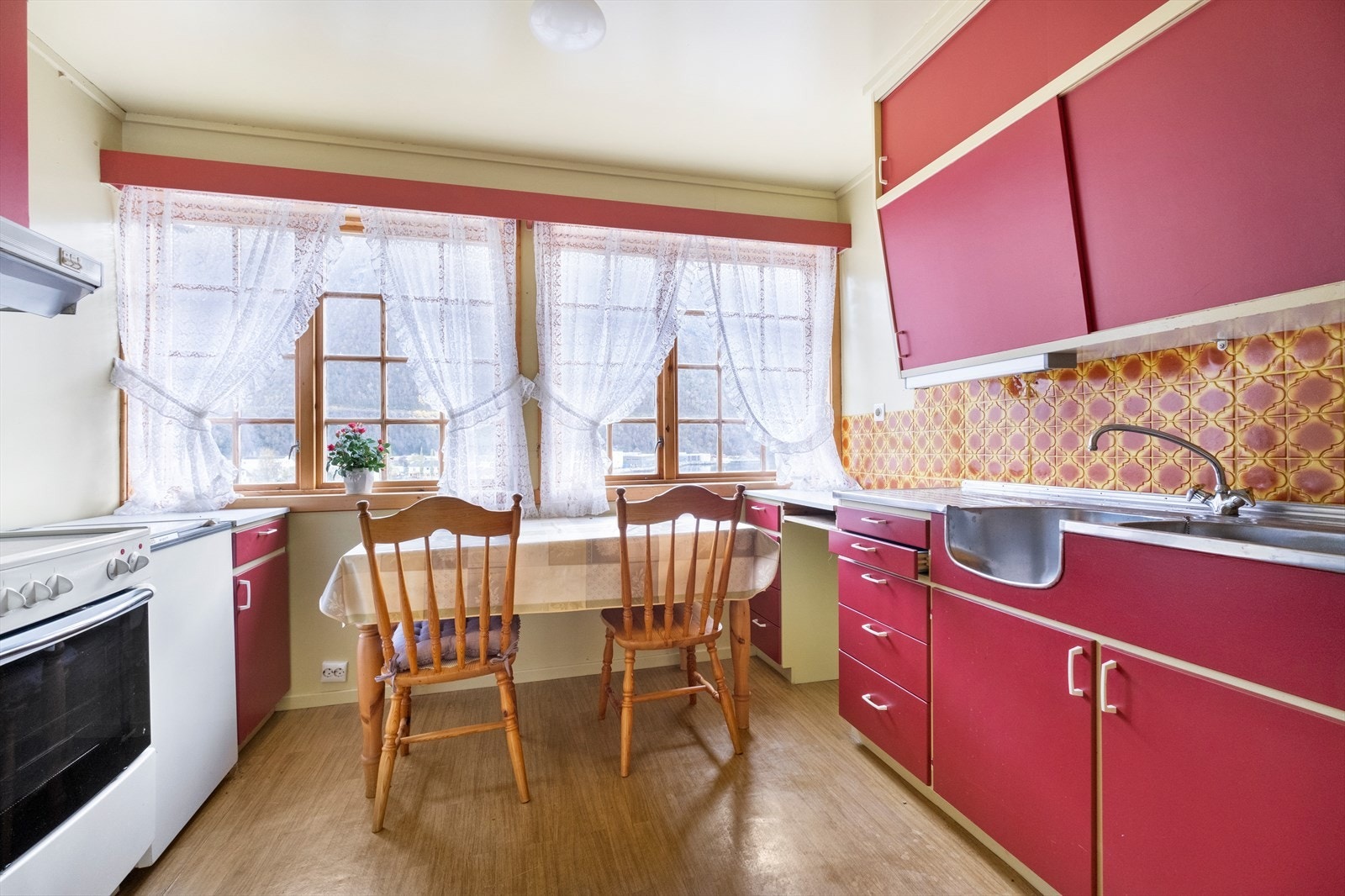 Kjøkken i underetasje Galleribilde