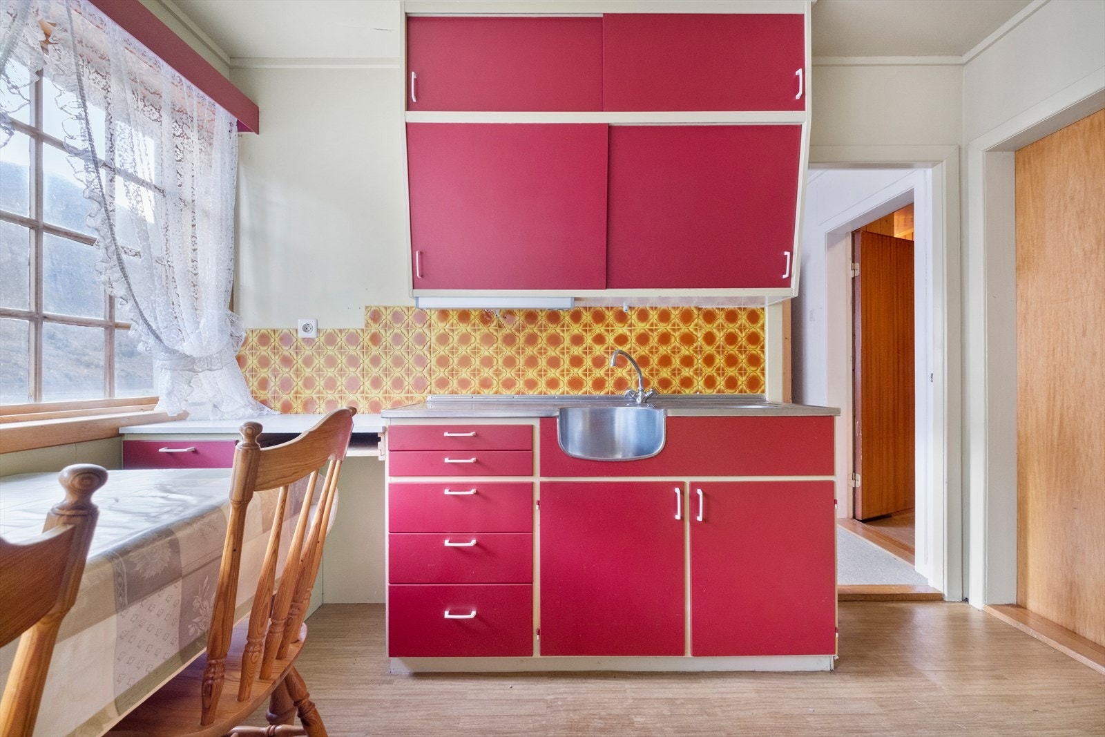 Kjøkken i underetasje Galleribilde