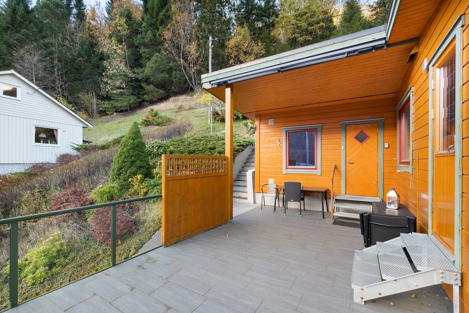 Romslig terrasse Galleribilde