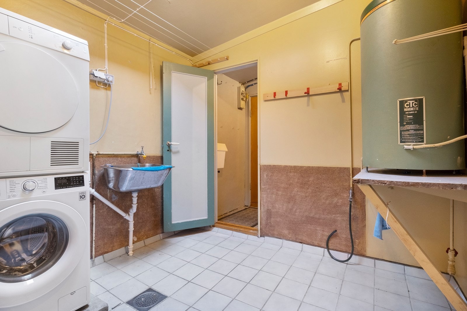 Vaskerom Galleribilde