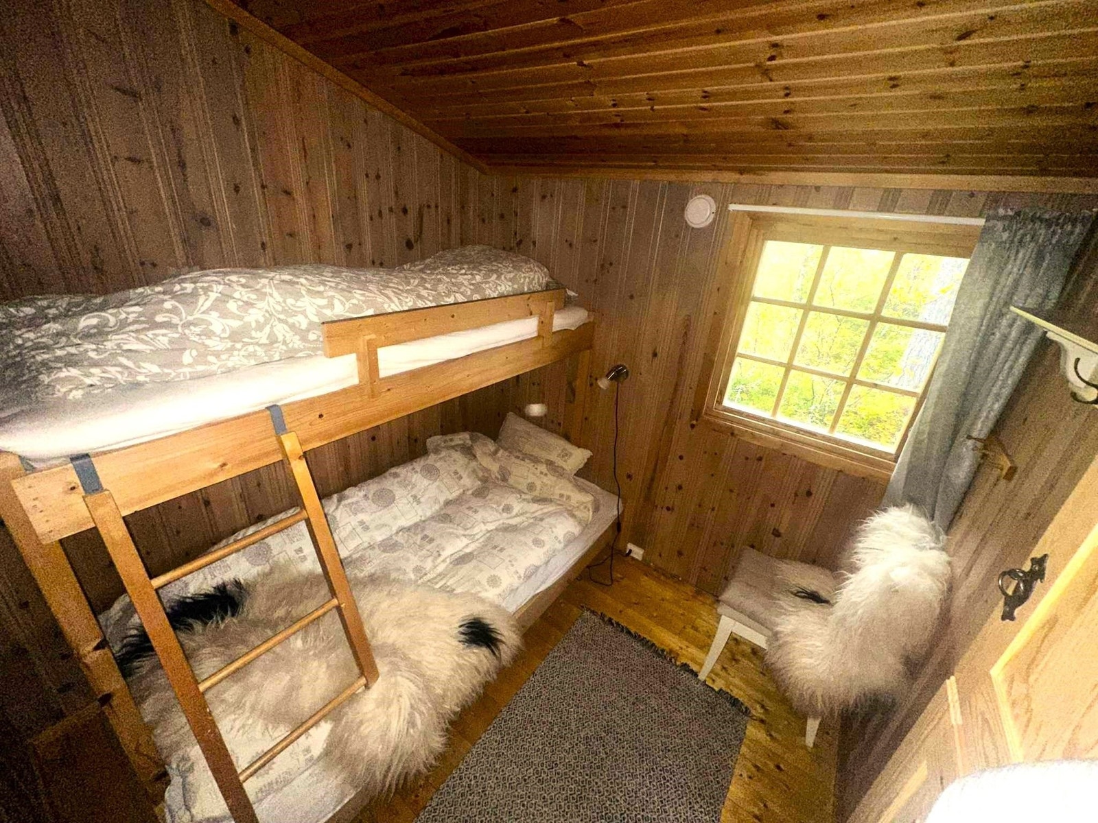 God plass for familien og gjester. Galleribilde