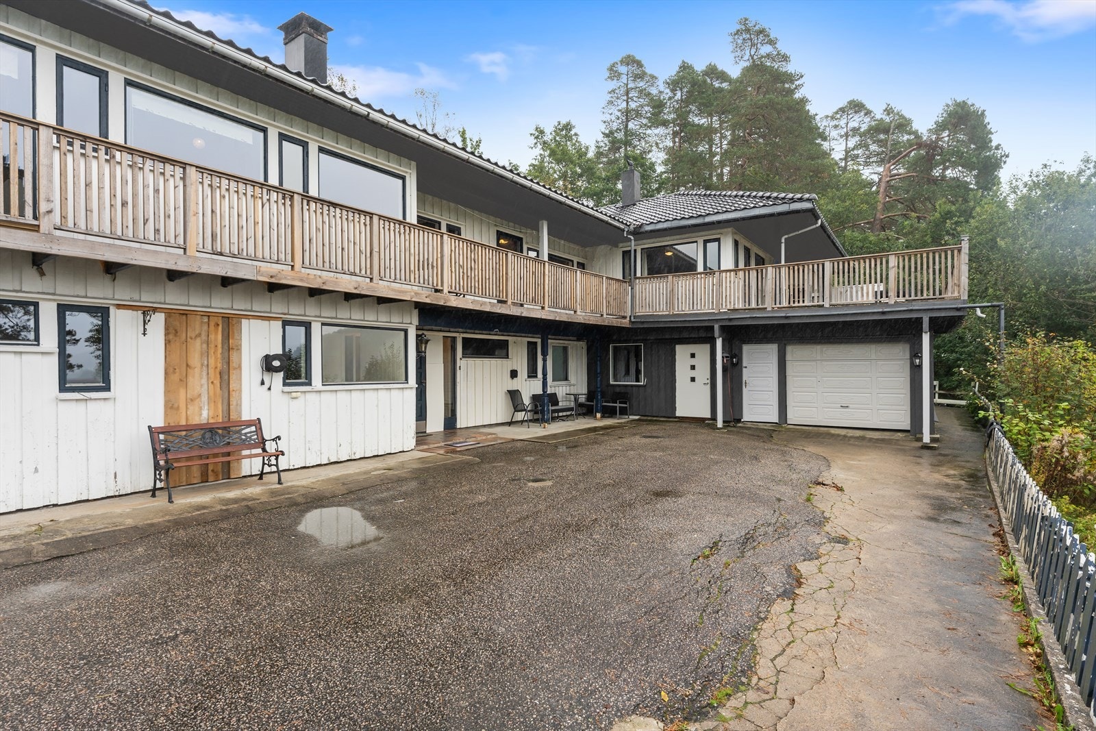 Romslig tun Galleribilde