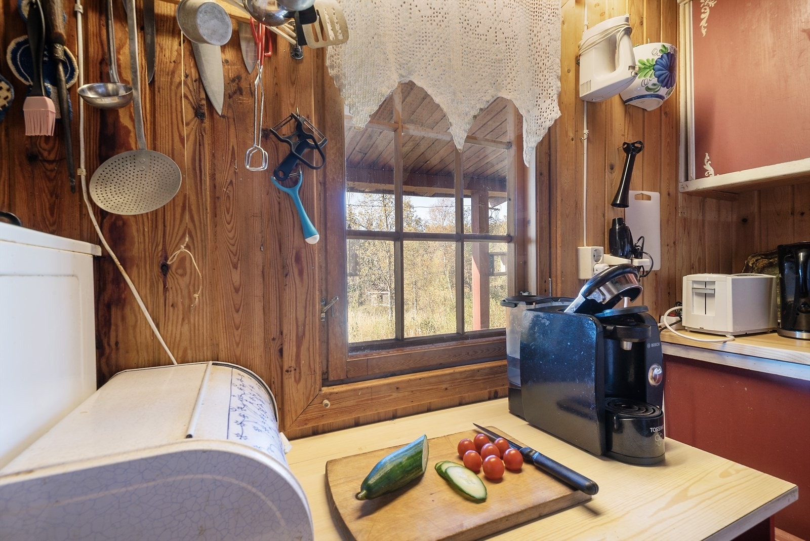 Hyggelig utsyn fra kjøkkenvinduet. Galleribilde