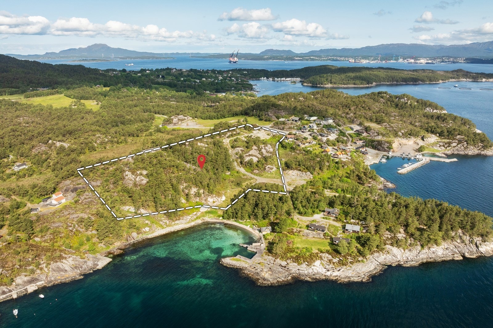 Hyttefelt på ca. 42 dekar - Regulert område med 25 hyttetomter - Nydelig beliggende til Ålfjorden Galleribilde