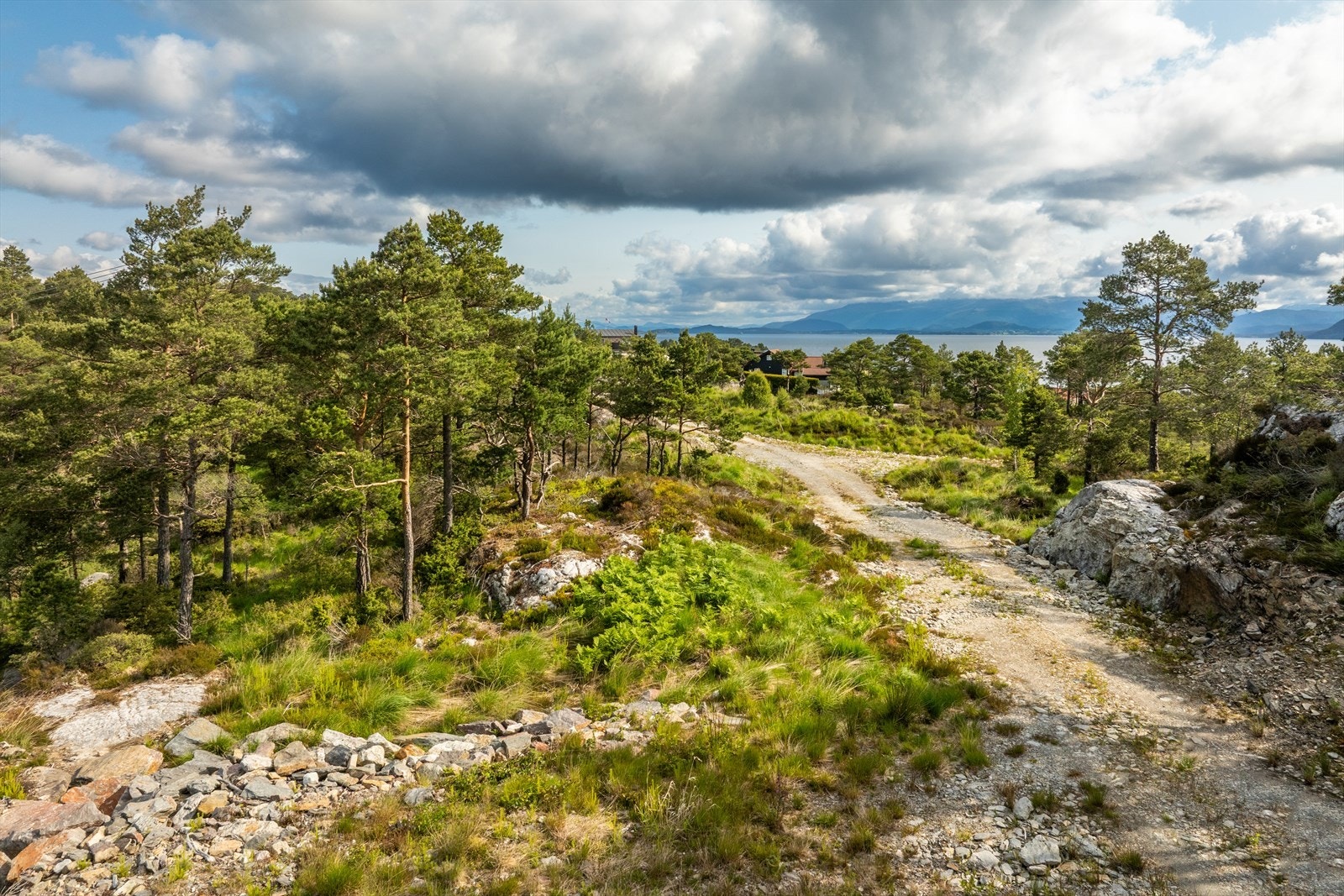 Hyttetomter vil få tilgang til fellesområder med badestrender i umiddelbar nærhet. Galleribilde