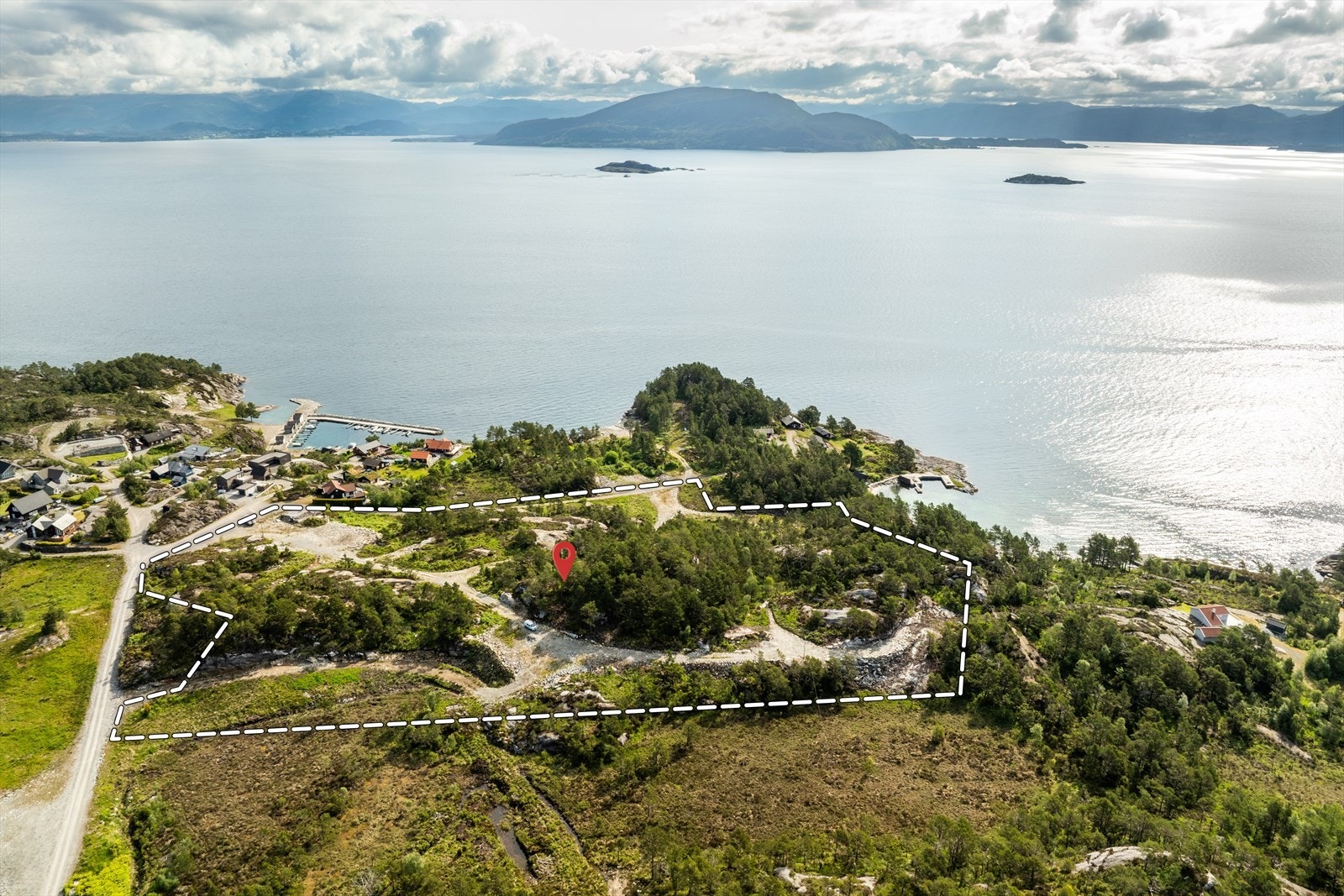 Tomtene er regulert til fritidsboliger (BRA inntil 120 m² + garasje/anneks) Galleribilde