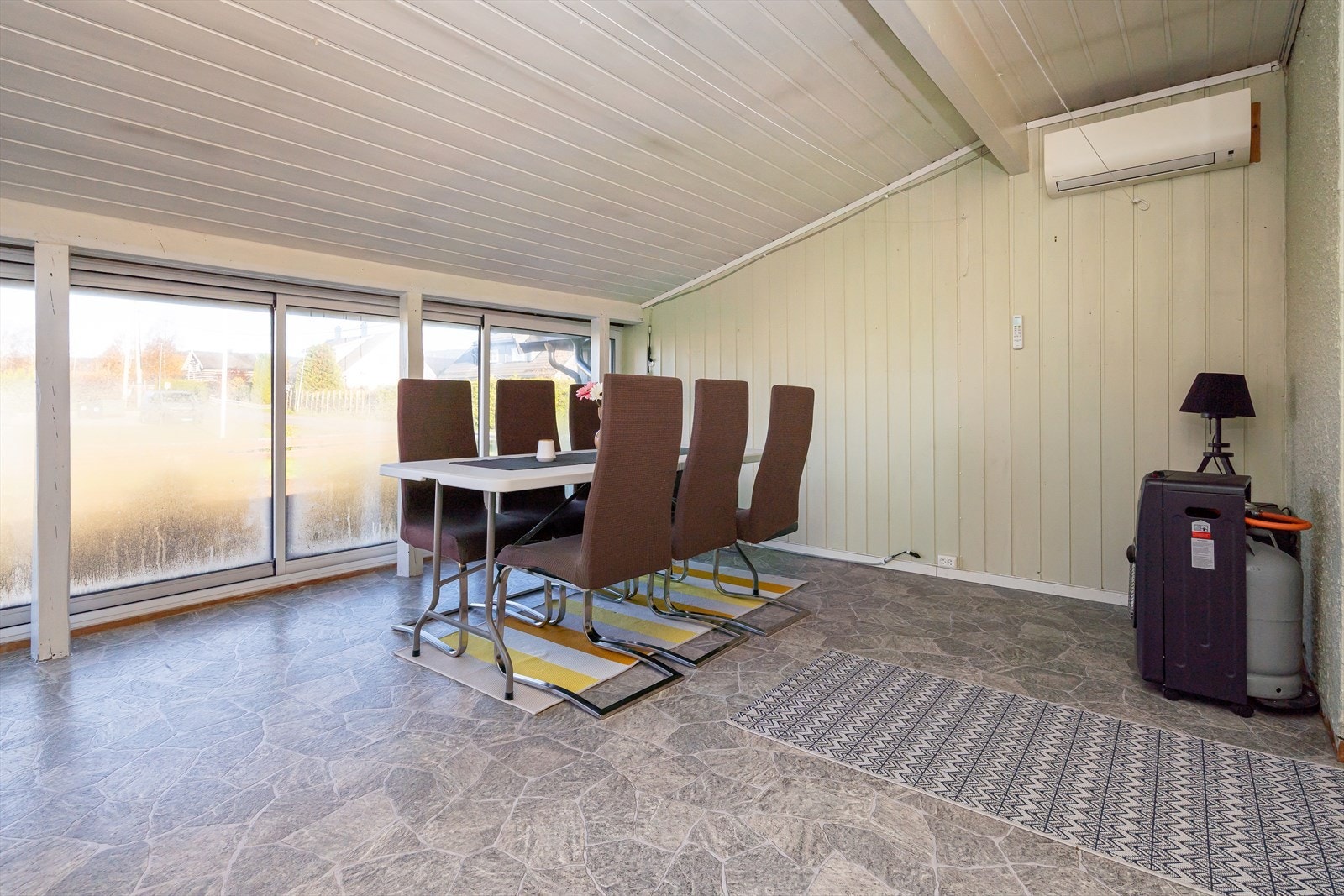 Fra stuen er det adkomst til en vinterhage på ca. 15 kvm. Galleribilde