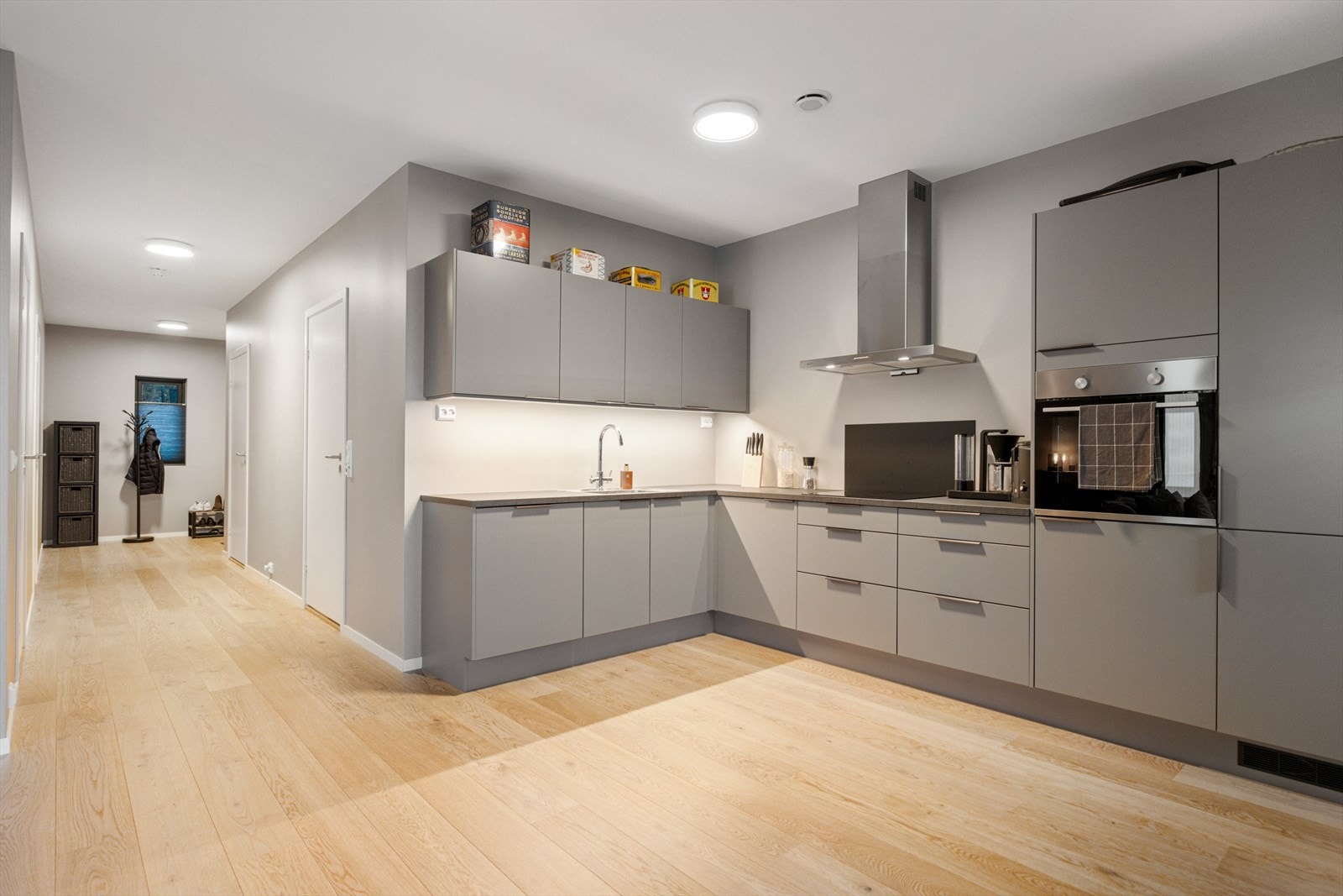 Flott kjøkken - det er også grunnvarme i gulv i gangen Galleribilde