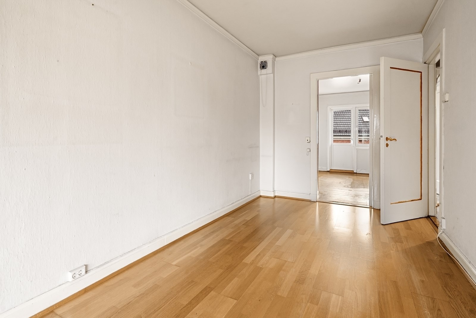 Varmtvann og fyring er inkludert i felleskostnader. Galleribilde