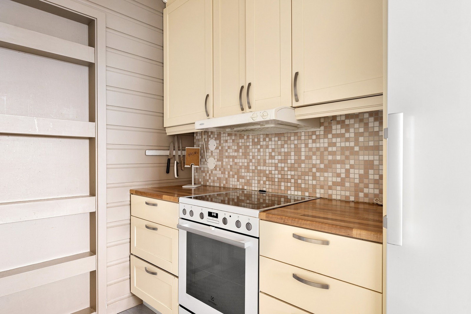 Svært gode parkeringsmuligheter i borettslaget med mulighet for elbillader og leie av garasjeplass. Galleribilde