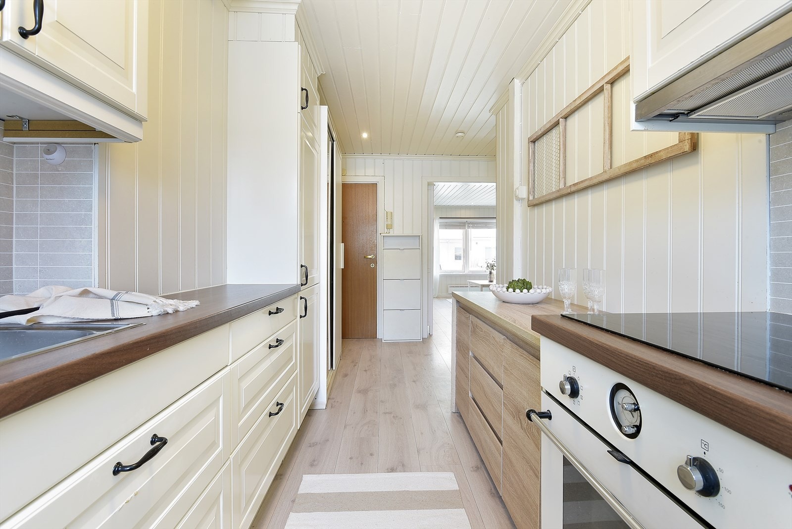 God plass og godt med gjennomlysning i boligen. Galleribilde