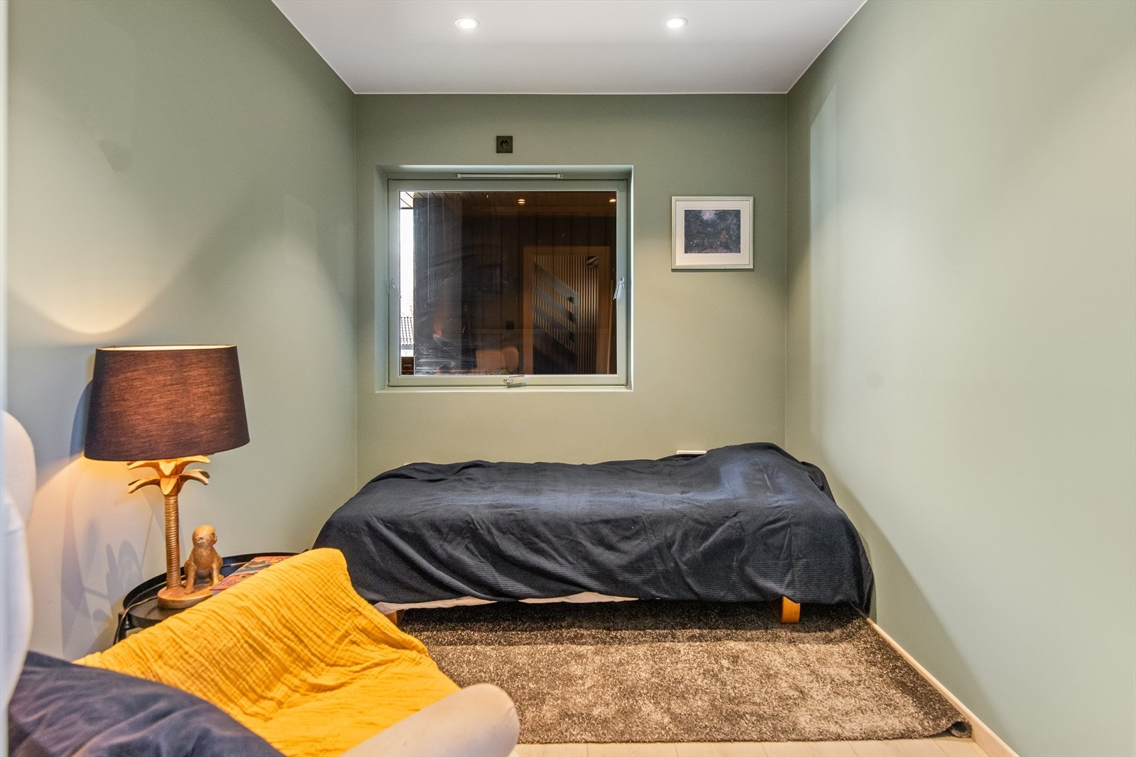 Underetasjen er bruksendret og det er etablert en hybel. Galleribilde