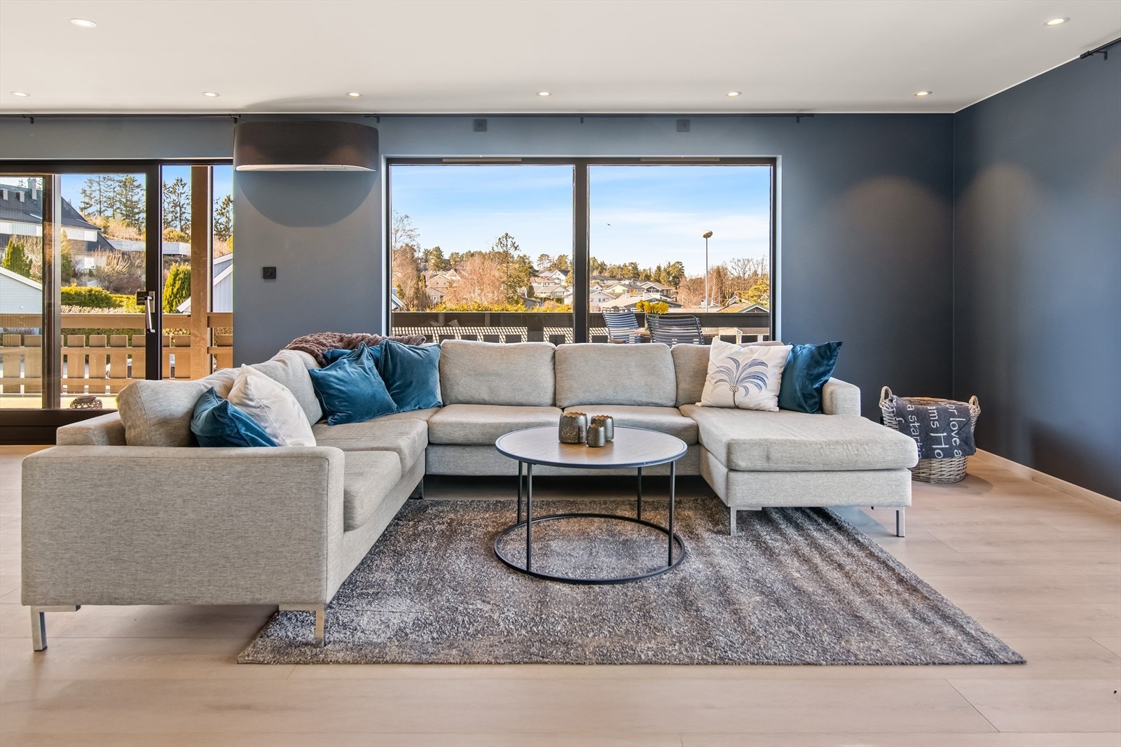 Her er det virkelig plass til å samle både familie og venner. Galleribilde