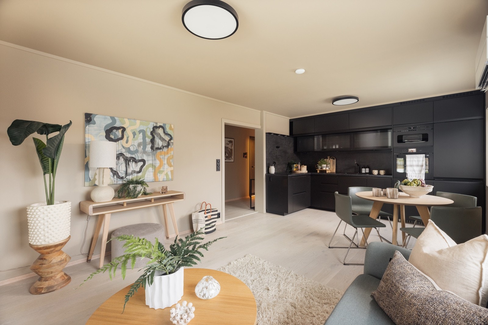 Alle overflater ble malt i 2024/25. Galleribilde