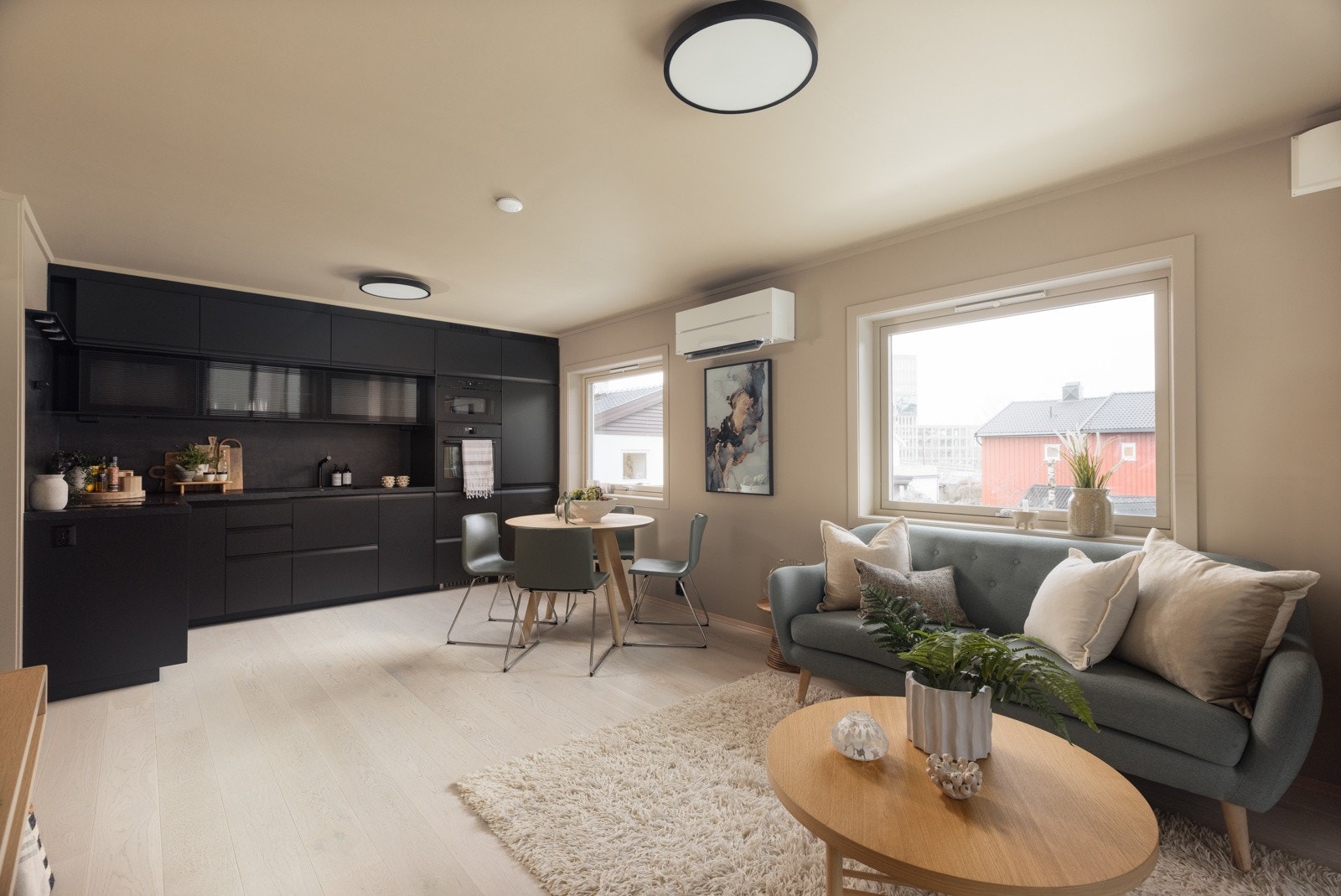 Boligen er betydelig oppgradert. Det ble lagt nye gulv i 2024. Galleribilde