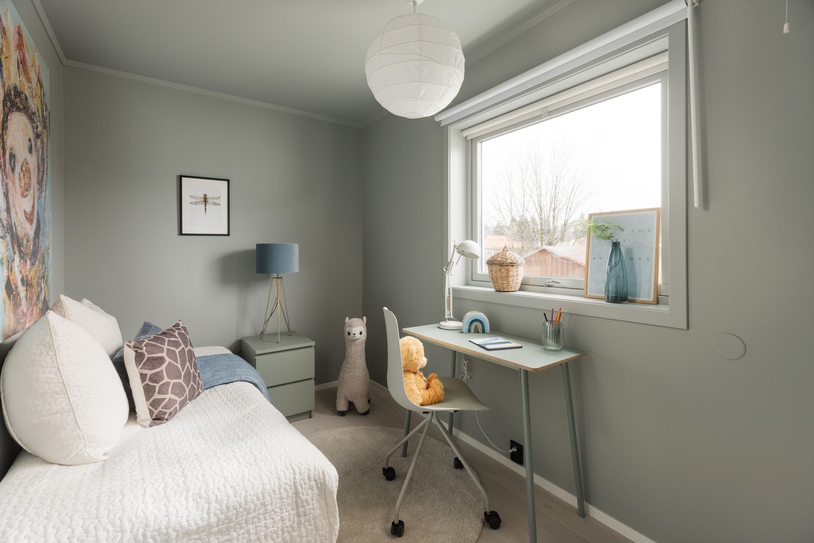 Tre soverom gjør det enkelt å tilpasse boligen til ulike livsfaser og et ulikt antall beboere. Galleribilde