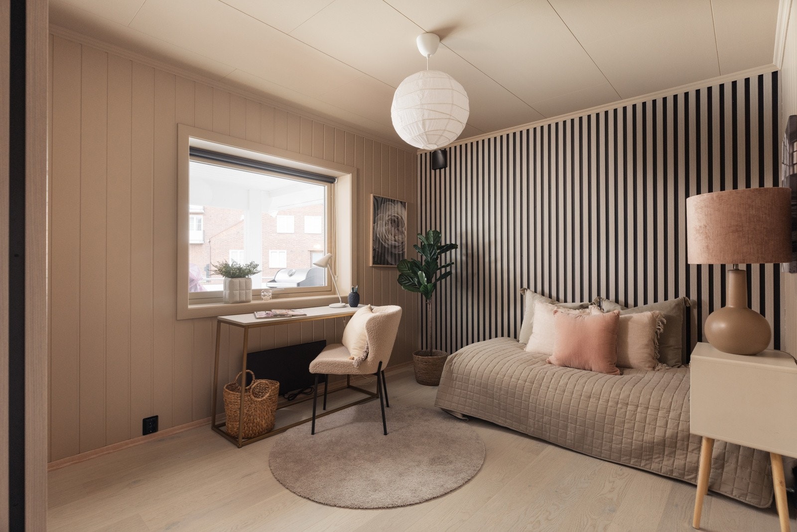 Soverommene har de samme lune parkettgulvene som resten av boligen. Galleribilde