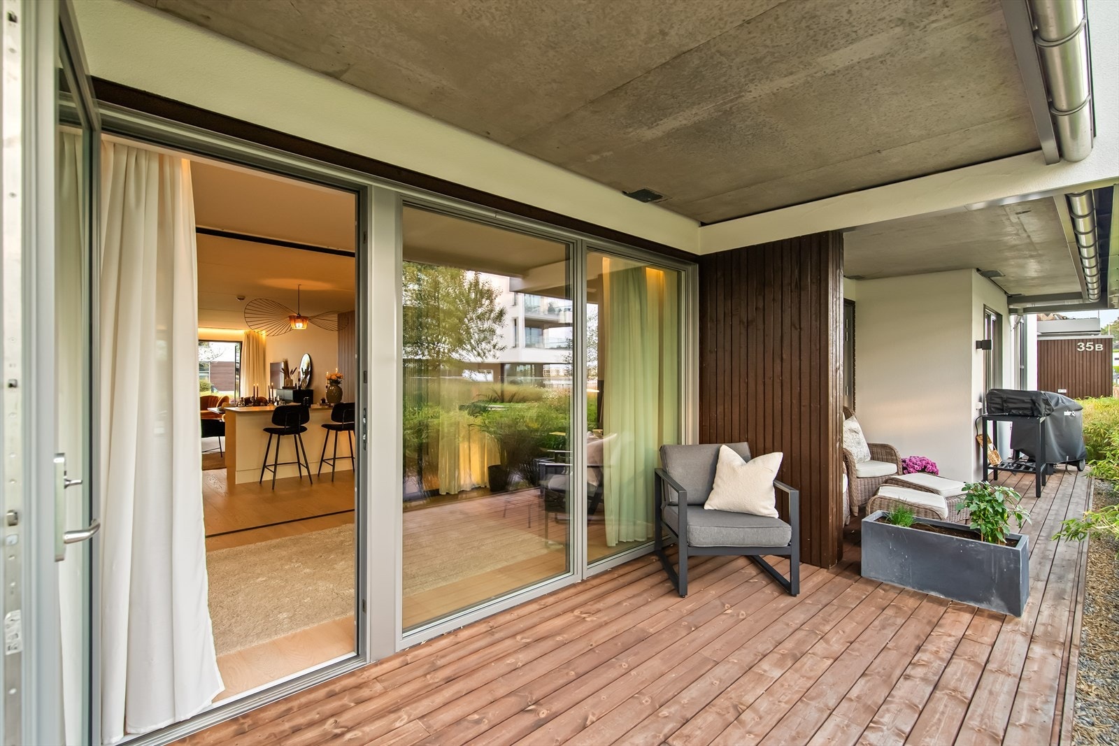 Kontoret har tilgang til en egen, romslig terrasse. Galleribilde