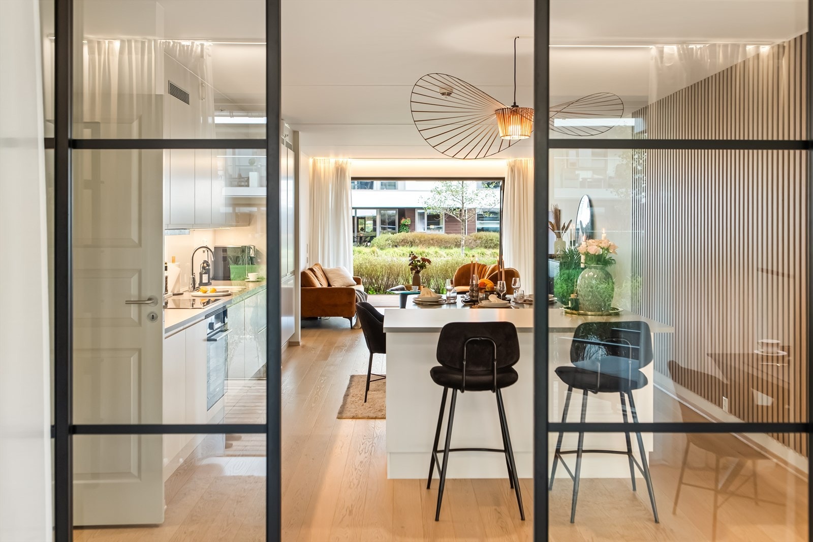 I tilknytning til stue og kjøkken har du det romslige kontoret. Galleribilde