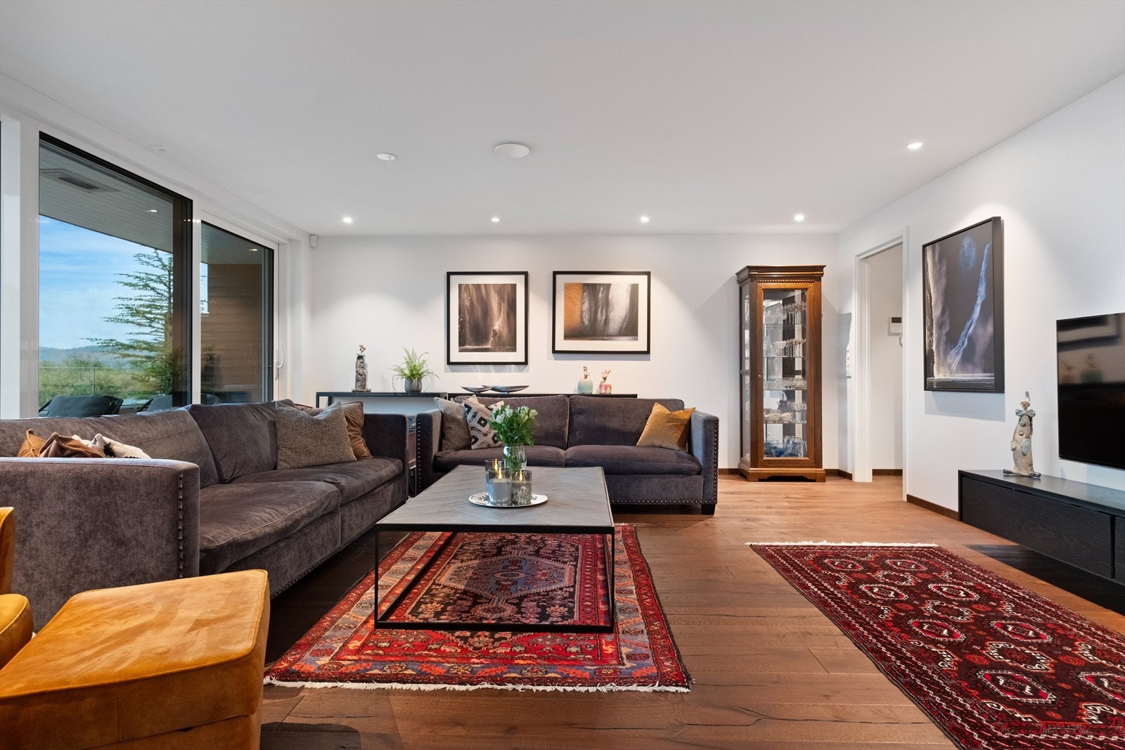 Lys og pen stue Galleribilde