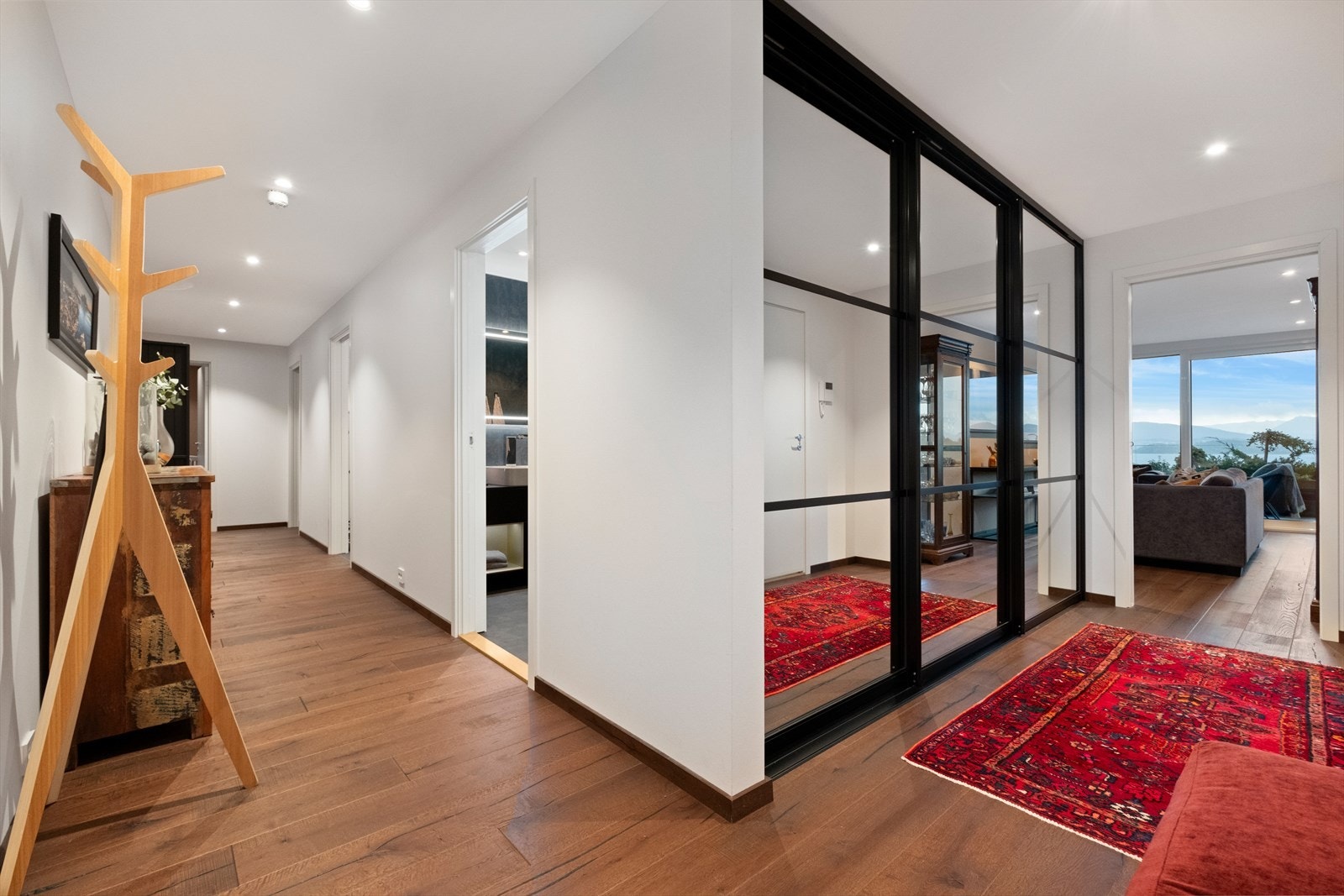 Gang - innfelte spotlights i tak Galleribilde