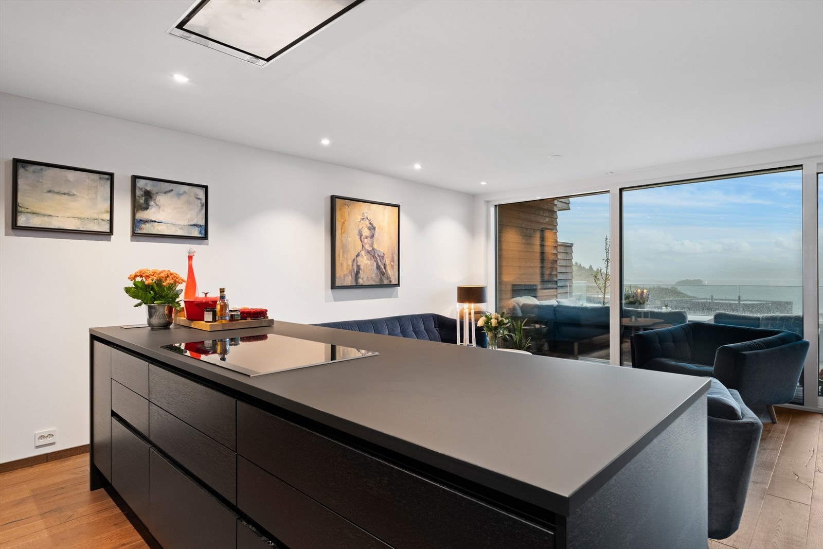 Meget flott og påkostet kjøkken fra HTH. Galleribilde