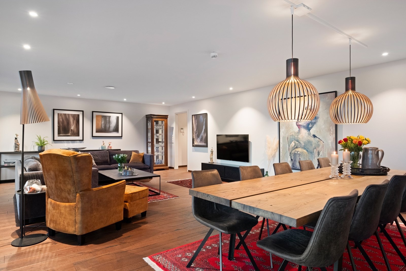 Det er åpen løsning på kjøkken og stue Galleribilde