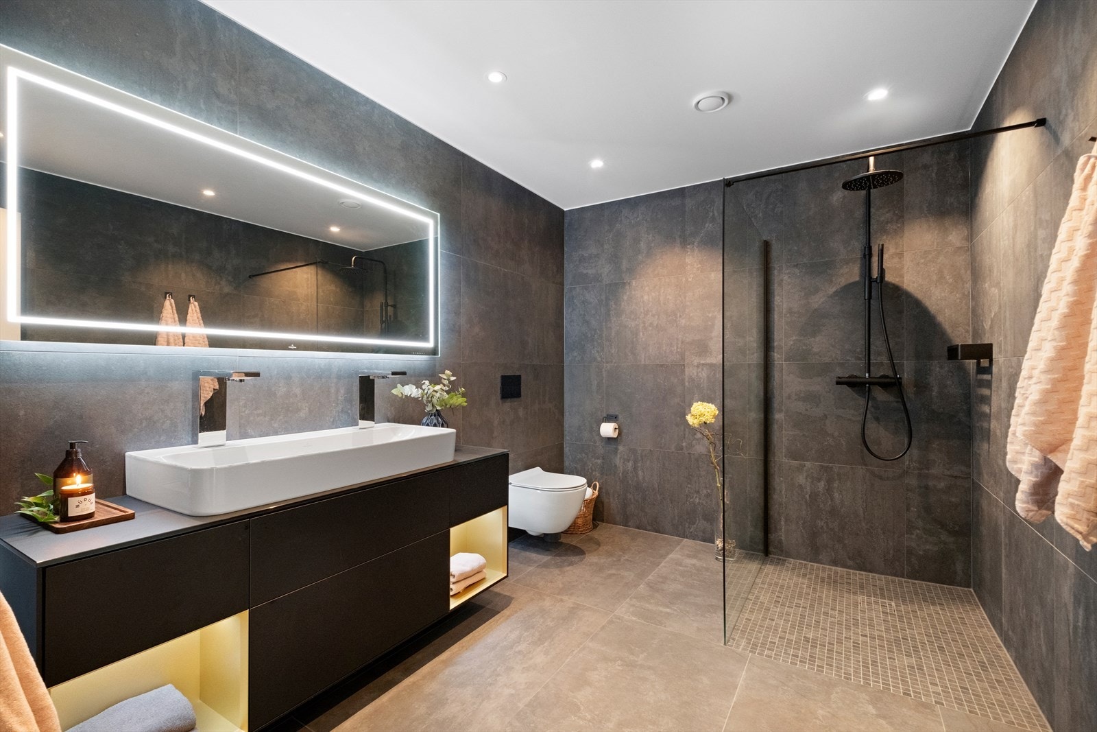 Pent og påkostet bad Galleribilde