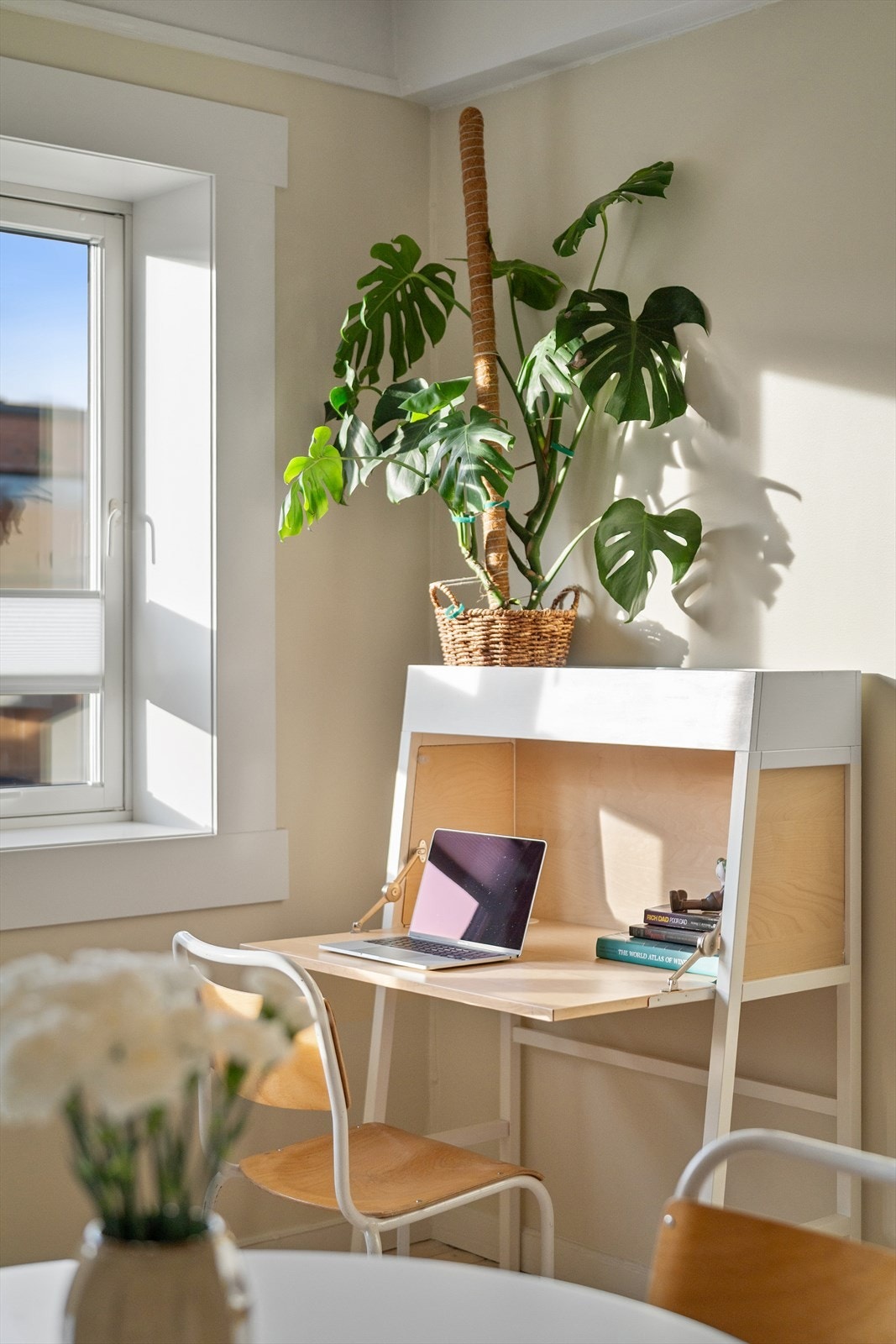 God plass til skrivebord om ønskelig. Galleribilde