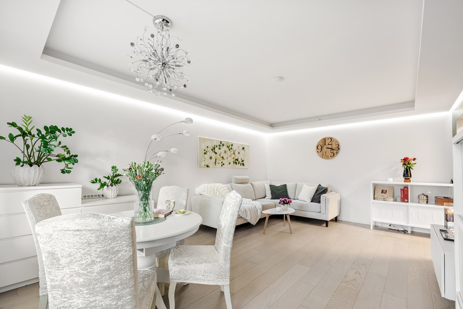 Spisebordet kan enkelt plasseres - her kan gode måltider nytes. Galleribilde