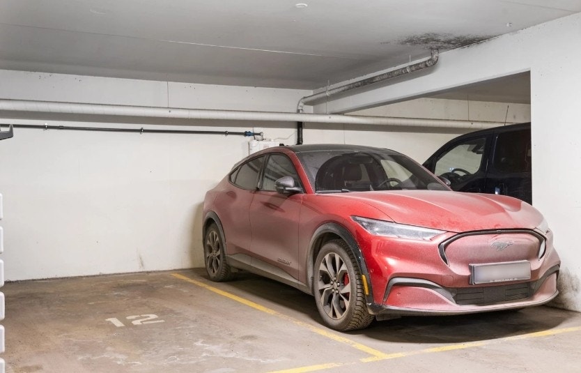 Garasjeplass nr. 11 medfølger kjøpet. Utstyrt med elbil- lader. Galleribilde