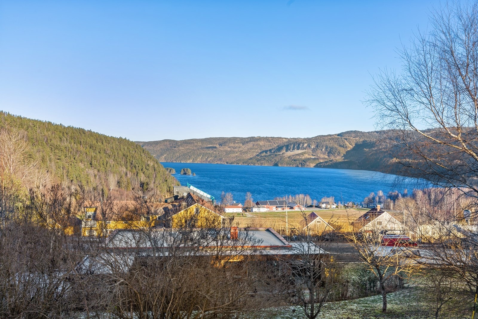 Sylling er et idyllisk område med kort vei til både fjord og skog. Her er det rekreasjonsområder for alle. Galleribilde