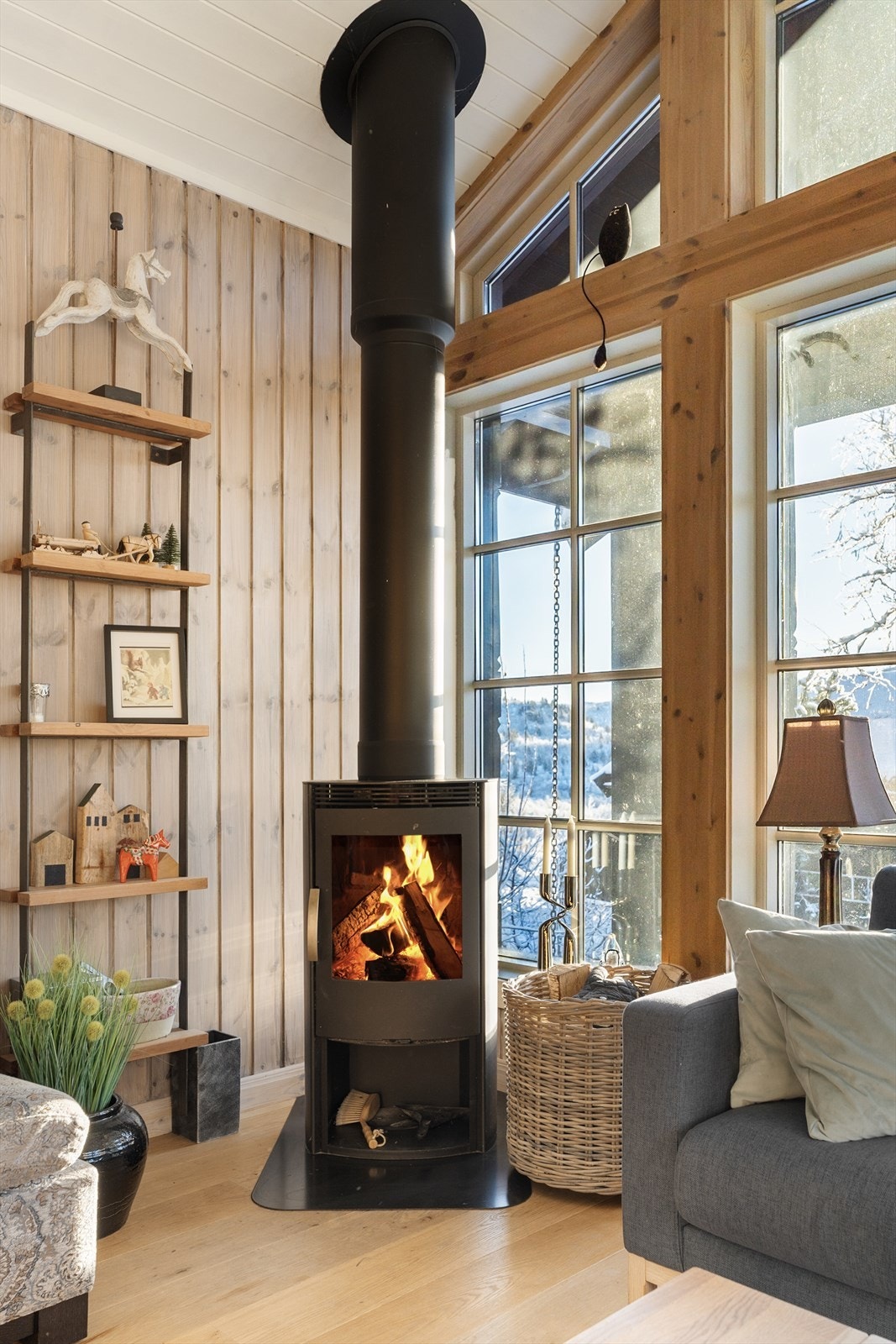 Moderne vedovn gir varme og god atmosføre Galleribilde