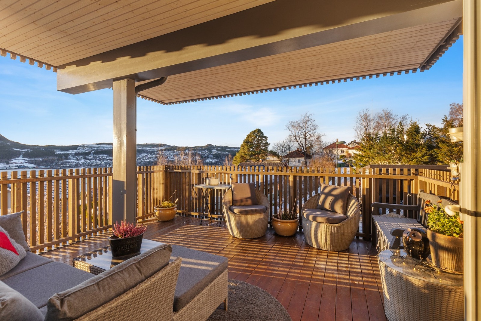 På balkong er det god plass for å innrede med store utemøblement. Galleribilde