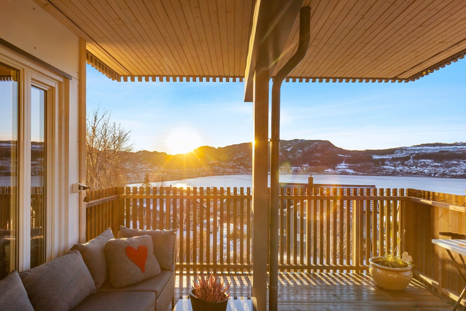 Eiendomsmegler1 ved Morten Løvseth presenterer: Fotasvingen 58. Galleribilde