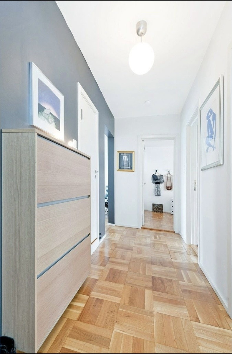 Gangen fra inngangsdør Galleribilde