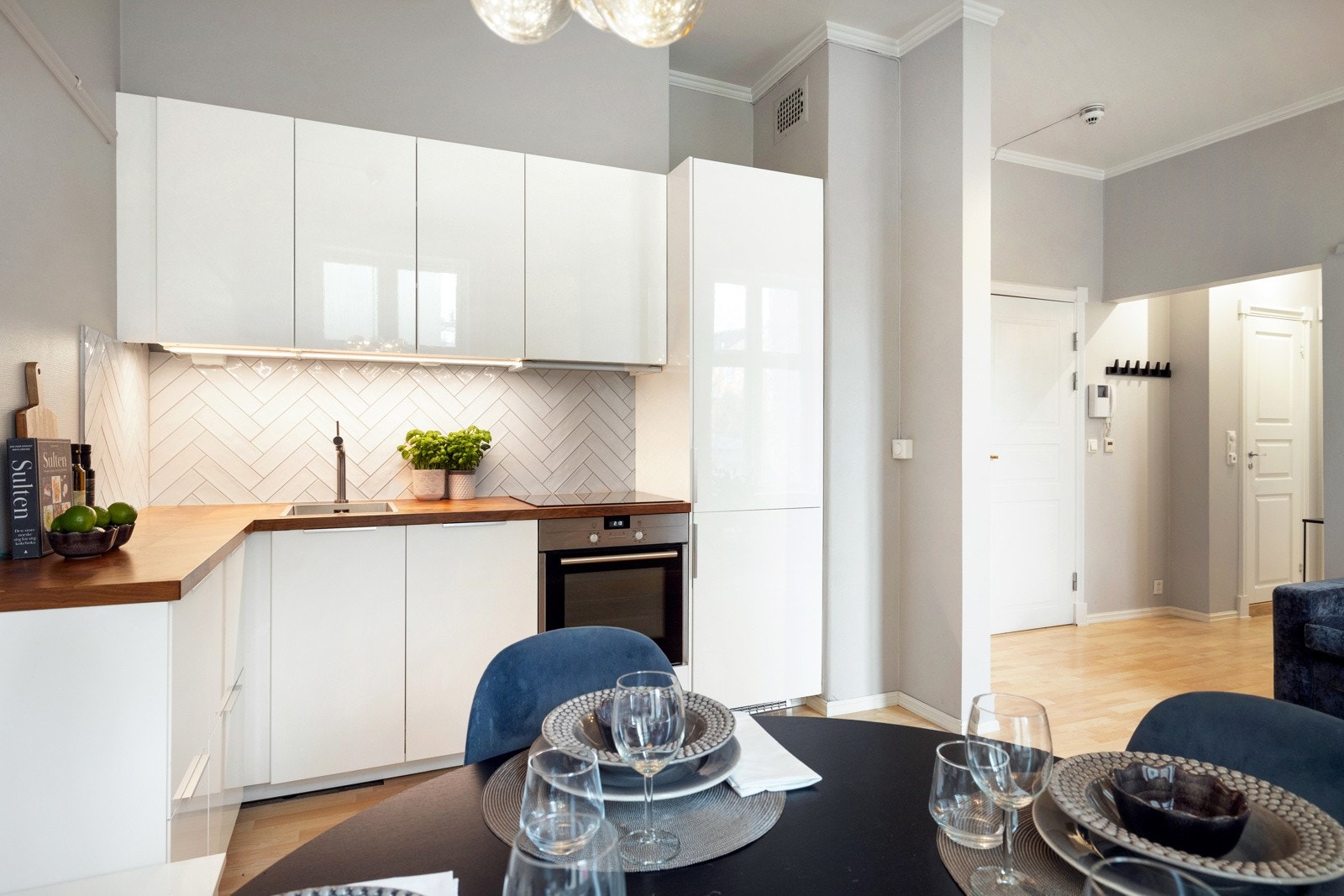 Kjøkkenet er fra 2016 og holder god standard Galleribilde