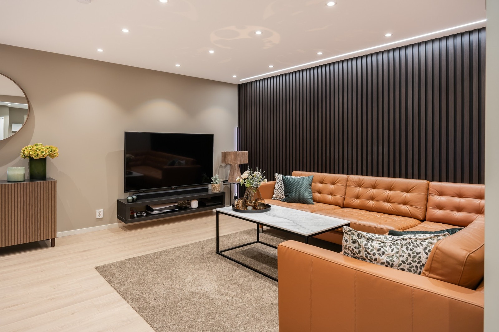 Særlig hovedetasjen har vært gjenstand for oppgraderinger hvor så å si alt er totalrenovert. Galleribilde