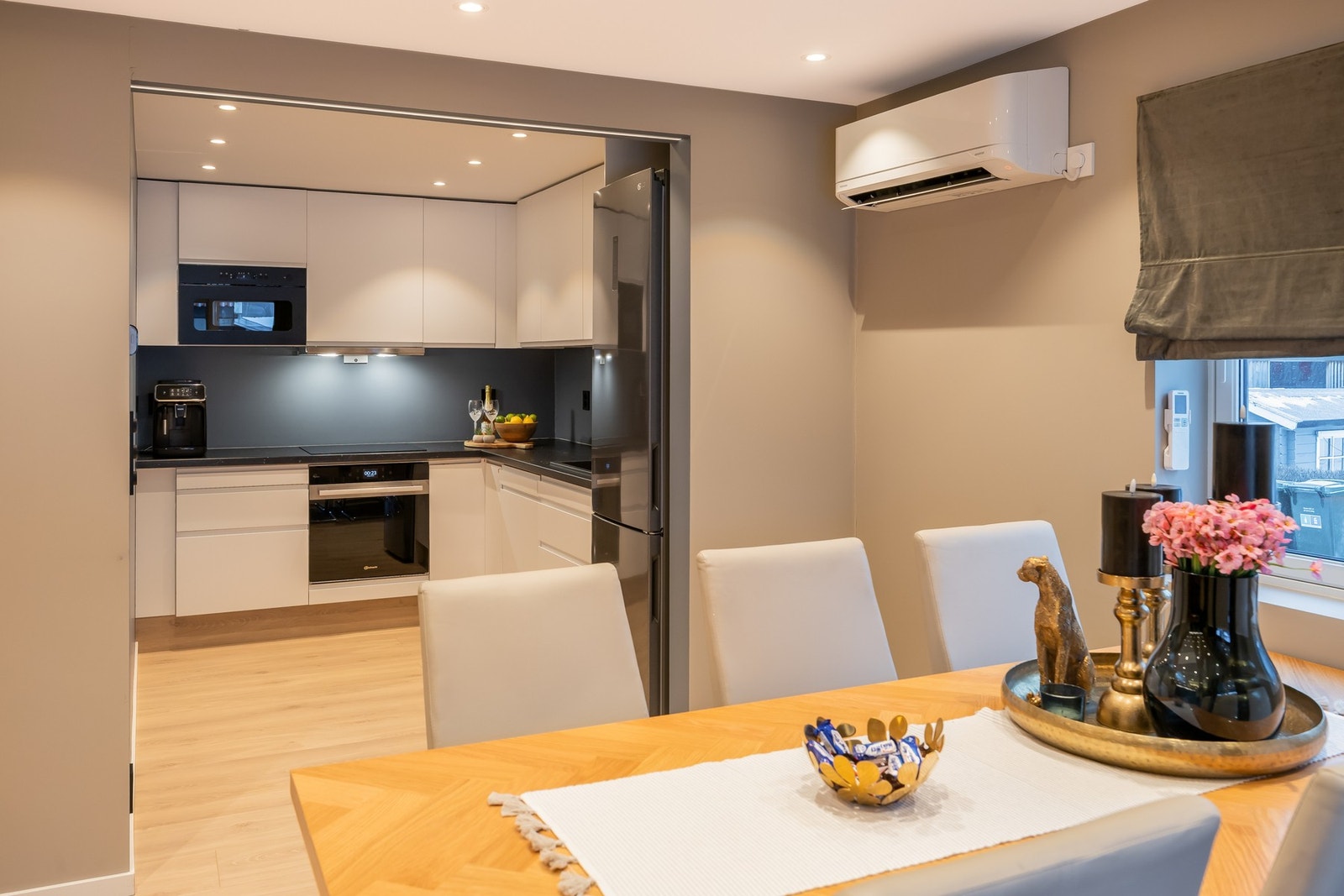 Boligen varmes opp via varmepumpe, ny fra 2024. Galleribilde