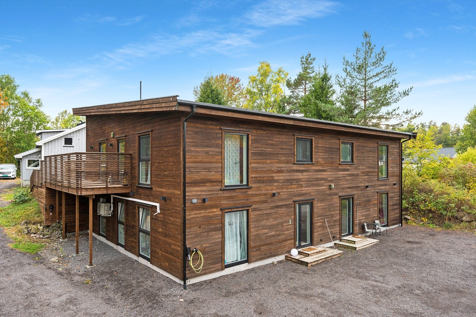Velkommen til Lakskjønnveien 98! En hel tomannsbolig i landlige omgivelser! Galleribilde