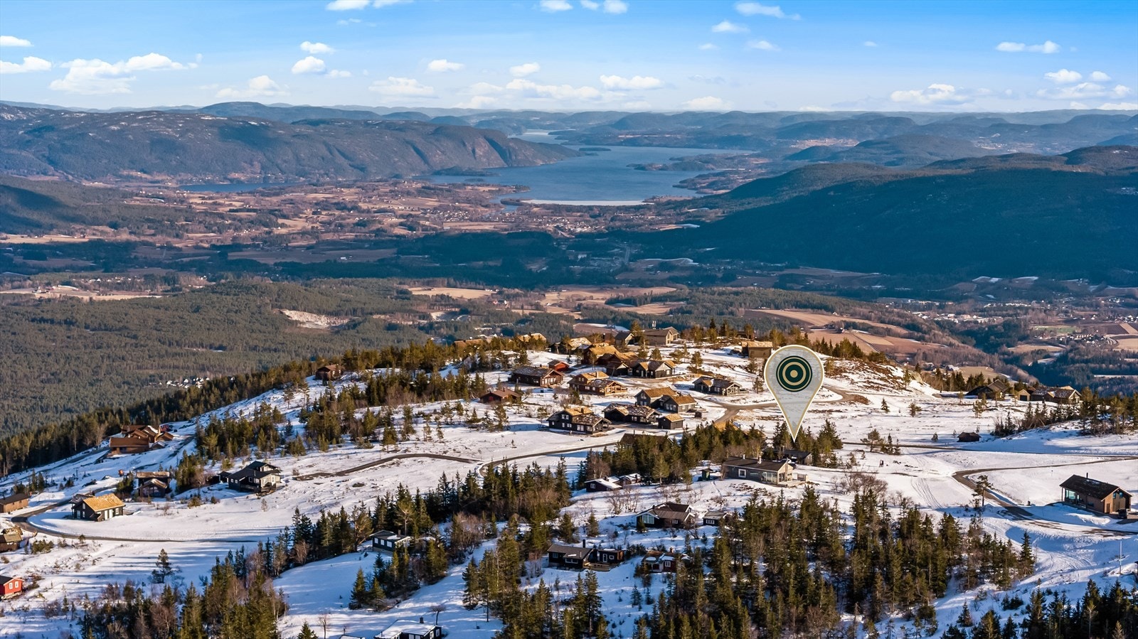 Nordvik Tønsberg v/Christoffer Kvalshaugen har gleden av å ønske velkommen til Høgfjellvegen 144 på Lifjell! Galleribilde