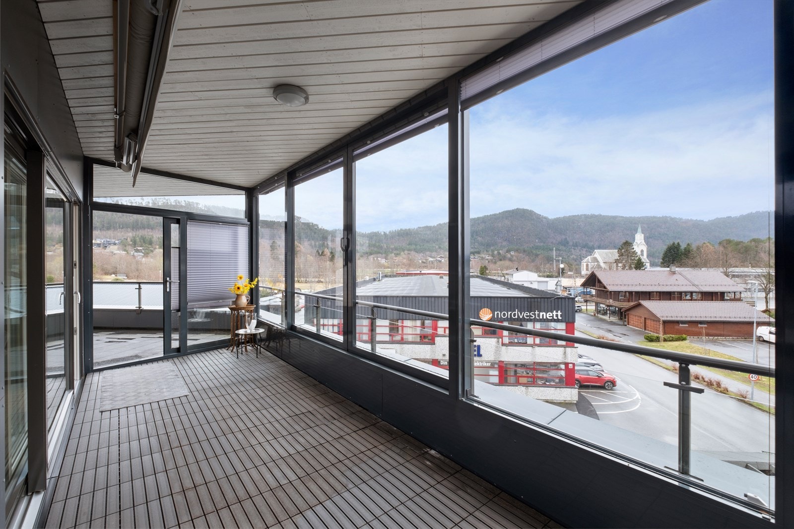 Innglasset balkong Galleribilde