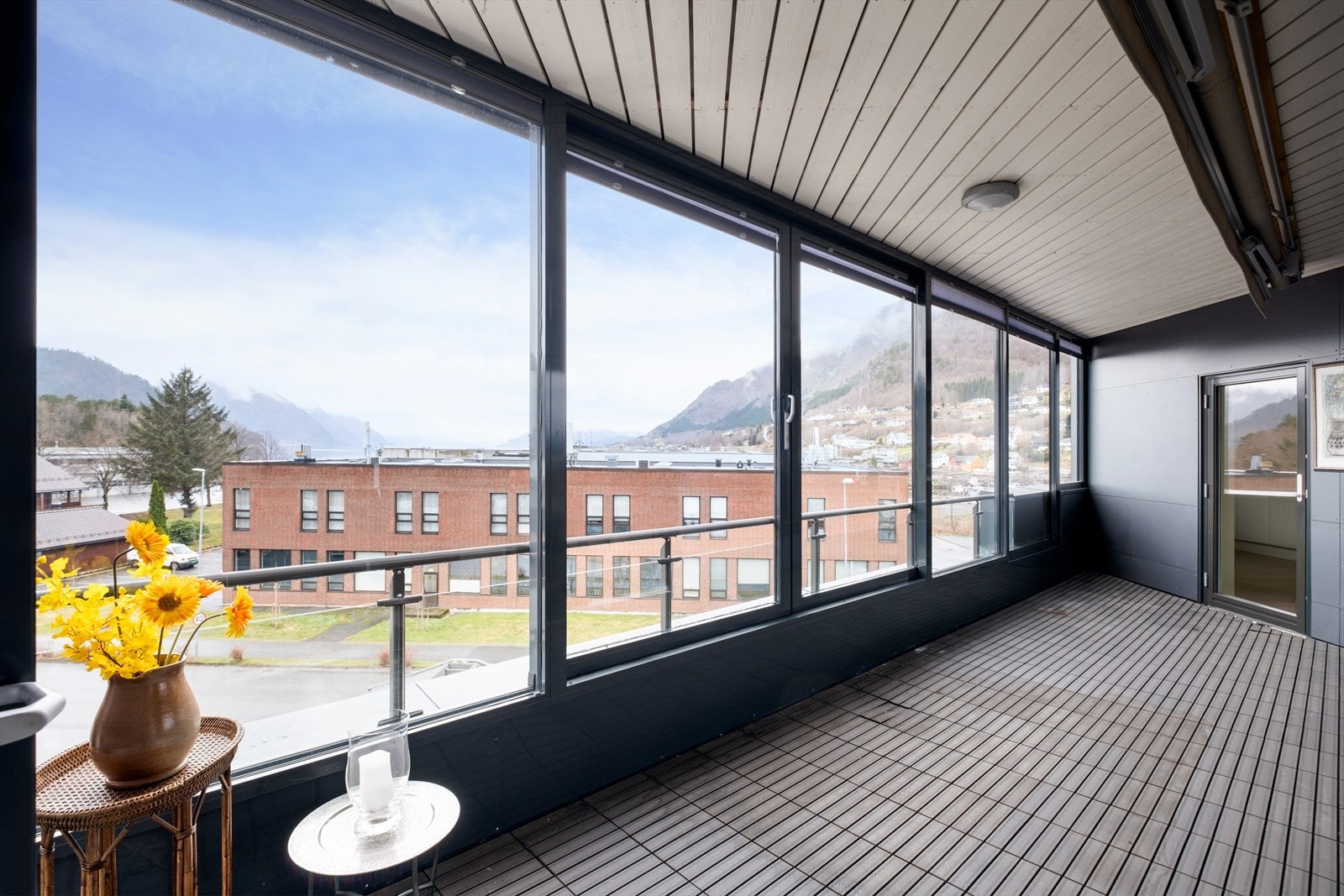 Innglasset balkong Galleribilde