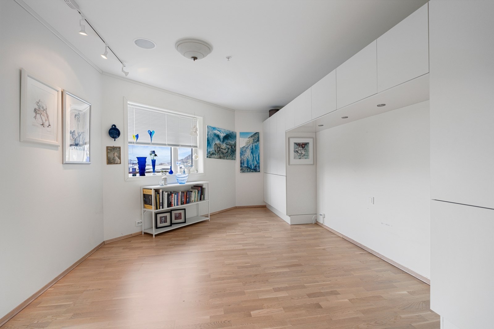 Soverom I - Her er det plass til mye oppbevaring. Galleribilde