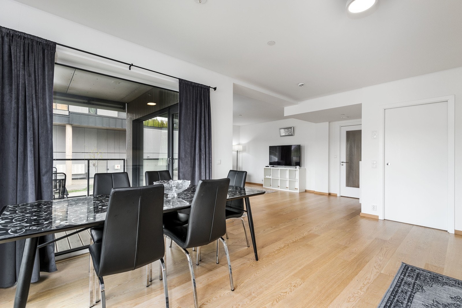 Her kan mange hyggelige middager tilbringes med venner og familie Galleribilde