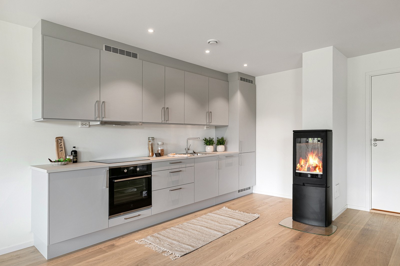 Peisovn i kjøkken/stue. Galleribilde