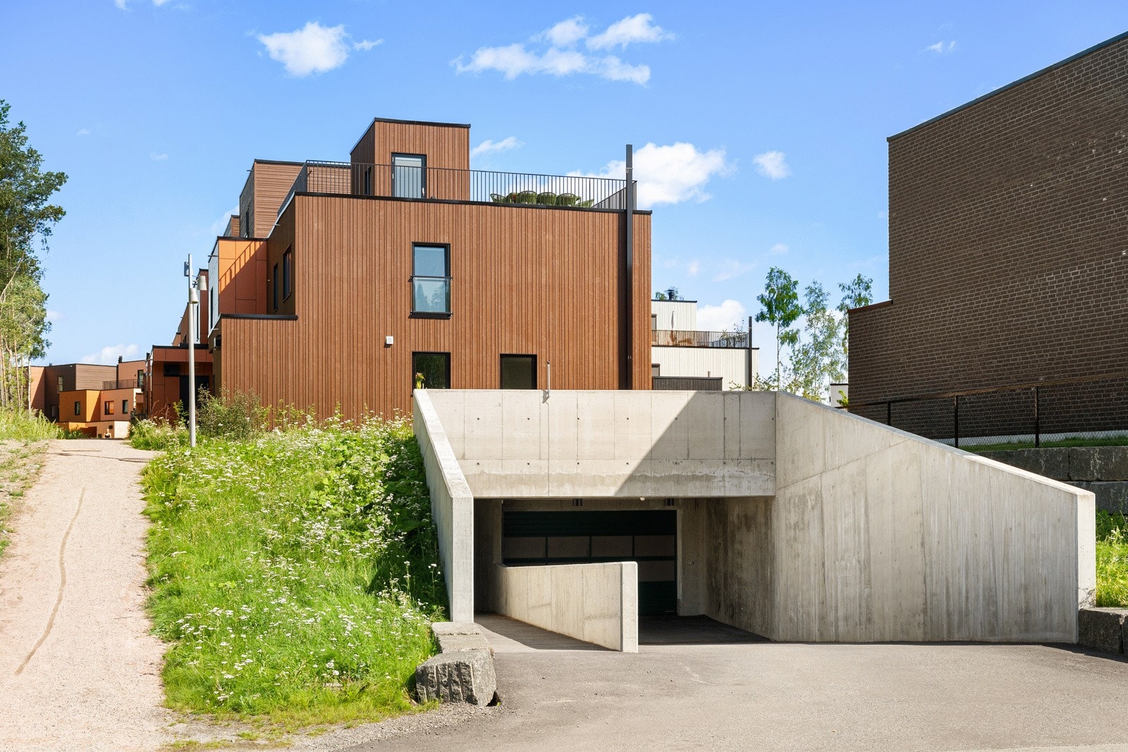 Parkering i felles garasjekjeller. Galleribilde