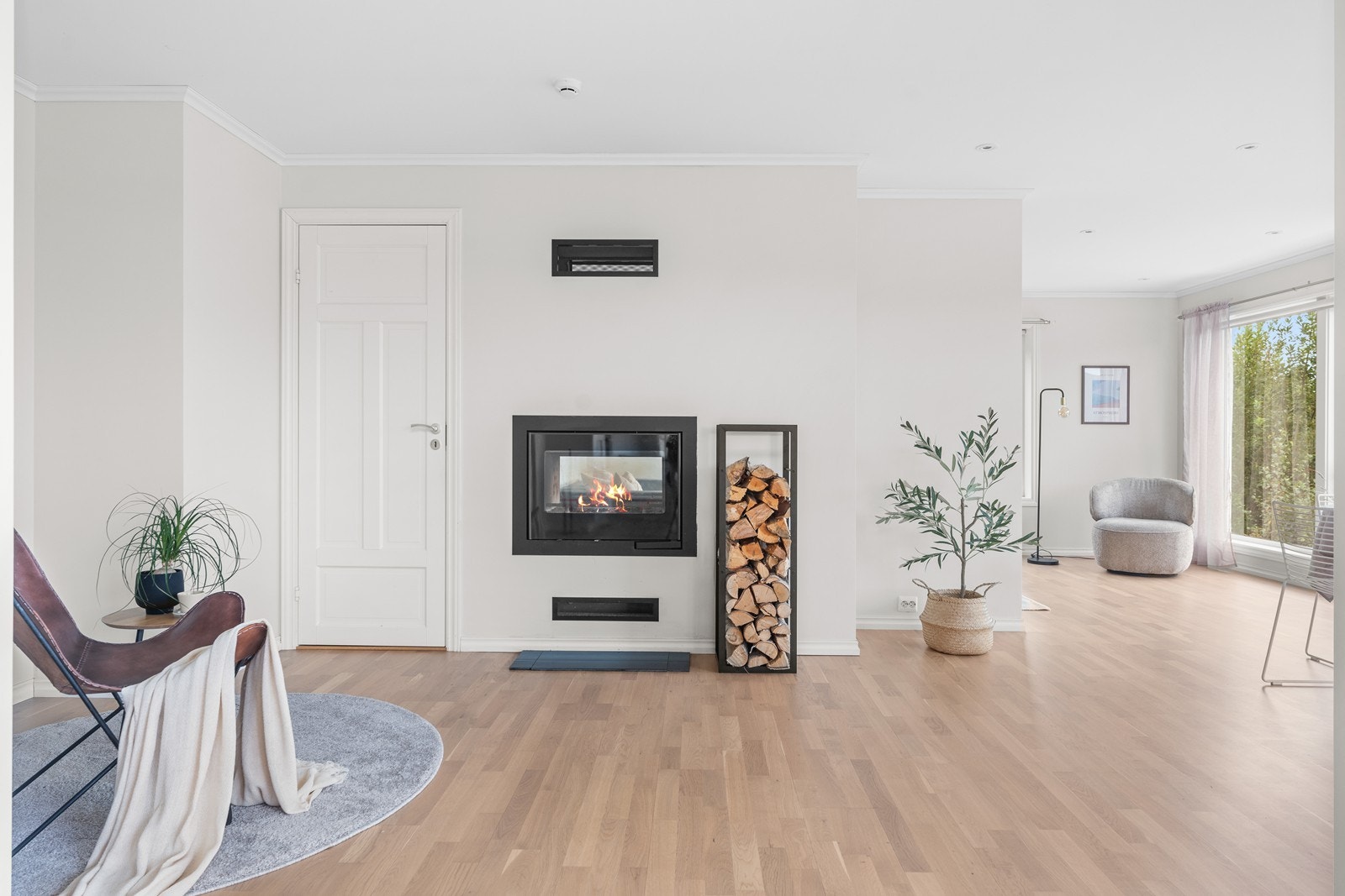 Boligen er fra 2010 og ligger på en fantastisk utsiktstomt med gode solforhold! Galleribilde